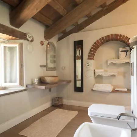 La Del Cuore לינה וארוחת בוקר 3*